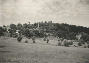 Frauenstein : Schloss, Burgruine und Begräbniskirche von Osten gesehen