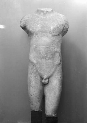 Torso eines nackten Jünglings