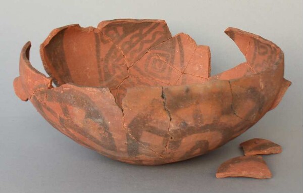 Clay bowl (fragmented)