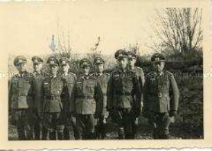 Gruppenbild im Offizierslager IX A Spangenberg stationierter Offiziere der Wehrmacht