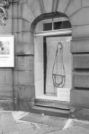 Badischer Kunstverein. Ausstattung des Schaufensters in der Waldstraße 3 durch Werke von Karlsruher Künstlern