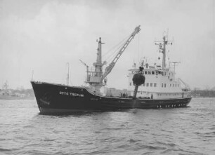 Tonnenleger "Otto Treplin" auf der Elbe