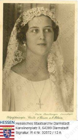 Cäcilie Erbgroßherzogin v. Hessen und bei Rhein geb. Prinzessin v. Griechenland (1911-1937) / Porträt als Braut mit Schleier, Brustbild