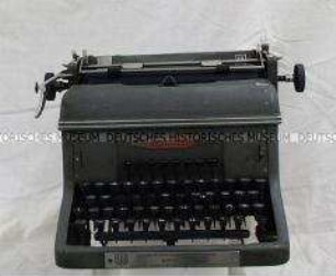 Schreibmaschine "Urania", Geschenk zum 75. Geburtstag von Wilhelm Pieck