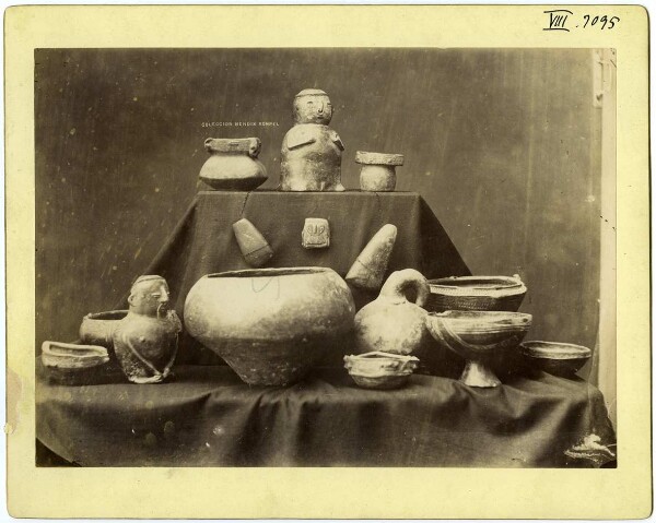 Clay vessels and figurines from the Bendix Koppel collection