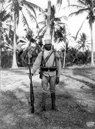 Deutscher eingeborener Schutztruppensoldat, Daressalam