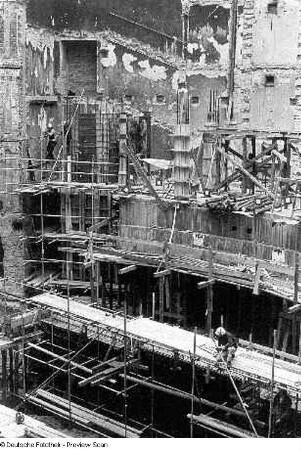 Opernhaus. Einbau der Ränge im Zuschauerraum