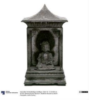 Hausaltar mit Buddhafigur (Kultfigur)