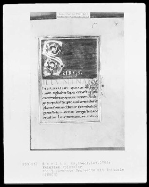 Epistolar aus Trier — Initiale S(URGE), Folio 7recto