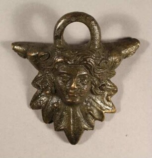 Henkelring mit Attasche