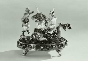 See-Einhorn mit zwei Satyrn