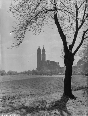 Dresden-Strehlen. Blick zur Christuskirche