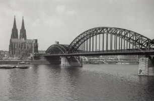 Köln, Hohenzollernbrücke