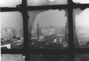 Hamburg. Altona. Nachkrieg. Blick vom 1943 zerstörten Altonaer Stadttheater