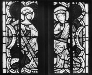 Glasfenster mit heiliger Helena und Dorothea : Glasfenster mit heiliger Helena und Dorothea. Glasmalerei (um 1410/1420). Murau, Friedhofskirche Sankt Anna, Chorfenster, Südseite