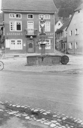 Mohrenbrunnen : "Der Mohrenbrunnen vor dem Gasthaus "zum Hecht" in Möhringen"