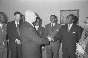 Informationsreise afrikanischer Parlamentarier durch die Bundesrepublik mit Besuch in Karlsruhe.