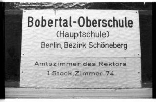 Kleinbildnegative: Bobertal-Oberschule und Ruppin-Grundschule, 1982