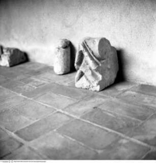 Bauskulptur-Fragmente