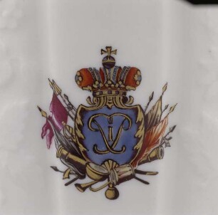 Zwei Henkelbecher und Unterschalen mit Monogramm von Zar Peter I. und Blumendekor
