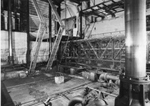 Bühnentechnik : Dresden-Altstadt, Theaterstraße 2. Schauspielhaus (Großes Haus). Bühnentechnik (Bereich Wanne)