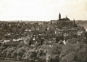 Meißen, Burgberg und Stadt vom Dach der Martinskirche