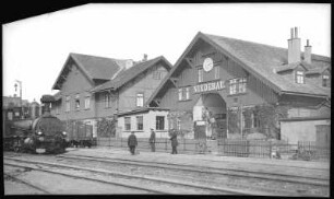 Niederau. Bahnhof mit Dampflokomotive