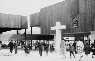 Lausanne: Kreuz an der Kirche