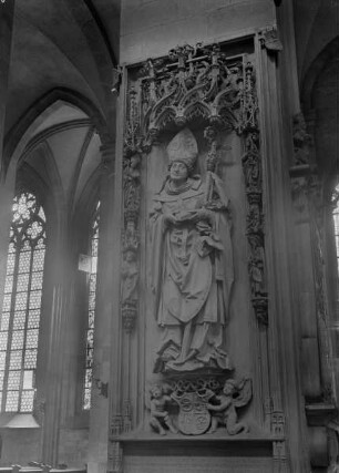 Grabmal des Berthold von Henneberg (gest. 1504), Erzbischof und Kurfürst von Mainz, Seitenfiguren links: die heiligen Martin und Petrus, rechts: die heiligen Bonifatius und Jakobus