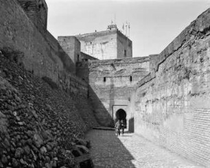 Alhambra — Festungsanlage — Alcazaba — Torre de la Vela