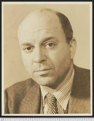 Porträtaufnahme John Dos Passos