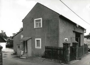 Medingen, Rosenthal 19. Wohnhaus mit Seitengebäude (1801/1815) Hofansicht des Seitengebäudes