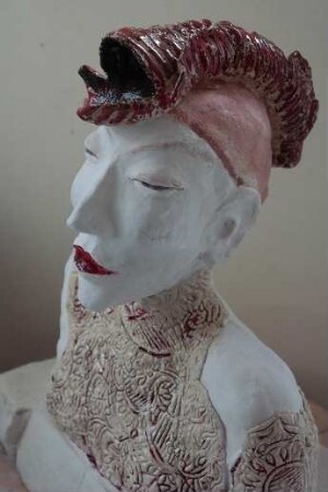 Dame mit Kopfschmuck