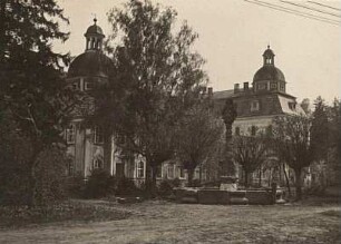 Kloster Sankt Marienthal vom Hof aus