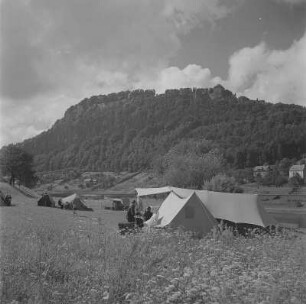 Festung Königstein. Blick von einem Zeltplatz zur Festung