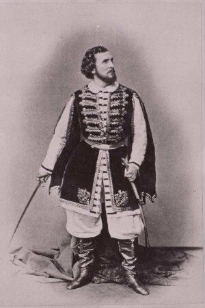 Der Schauspieler Emil Devrient im russischen Kostüm