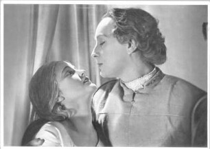 Camilla Horn als Gretchen und Gösta Ekman als Faust im Stummfilm "Faust" von Friedrich Wilhelm Murnau (nach Goethe). Ufa, 1925-1926