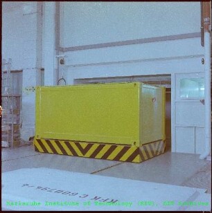 Container-Befüllungsanlage für radioaktive Abfälle der Hauptabteilung Dekontaminationsbetriebe (HDB)