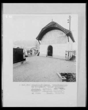 Totenkapelle & Kriegerdenkmal