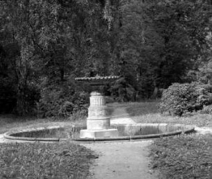 Giardinetto / Schlosspark — Brunnen