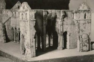 Paulinzella. Modell (Kork) der Ruine der Klosterkirche. Ansicht von Südosten
