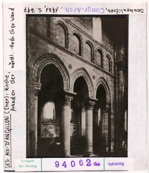 Les-Aix-d'Angillon: Kirche, Arkaden der nördlichen Hochchorwand