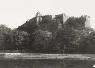 Halle (Saale), Burg Giebichenstein. Ansicht von Nordwesten über die Saale