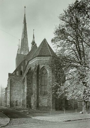 Stendal, Petrikirche. Ansicht von Osten, Heselbarth 1975