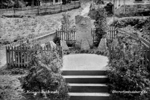Kriegerdenkmal Oberschmiedeberg - Werkel : errichtet für die Gefallenen des 1. Weltkrieges; steht heute am Bahnhof Osbg. Die kleinen Namenstafeln sind verschollen