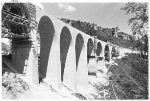 Drachenlochbrücke, km 152,933 Die Brücke wurde 1935 - 1937 gebaut, 1945 gesprengt und 1949/50 wieder aufgebaut.