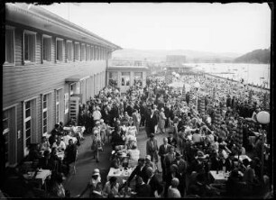 Hagen. Cafe Strandbad Hengsteysee. See-Terrasse