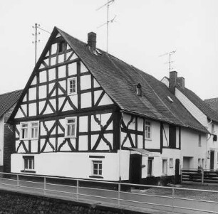 Löhnberg, Bachstraße 1