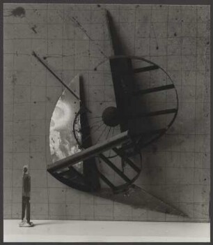 Fotodokumentation eines „Entwurfs für ein Wandrelief“ von Bernhard Heiliger
