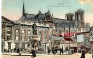 Königsplatz mit Kathedrale in der französischen Stadt Reims